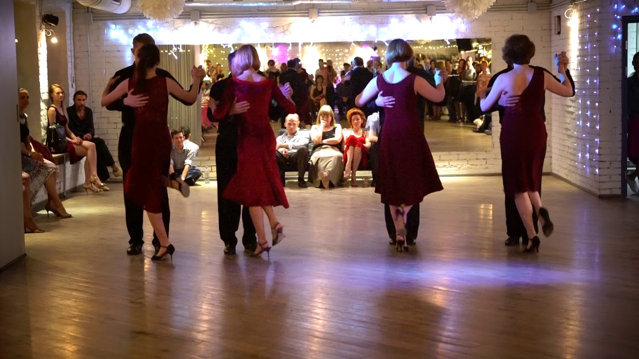 Выступление шоу-группы. Преподаватели Alex Krupnikov и Екатерина Лебедева (Ekaterina Lebedeva)