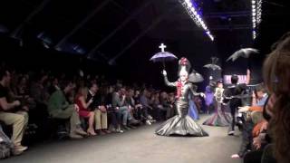 VIDEO 1 in HD - IL MUSICAL PRISCILLA SFILA A MILANO - 25.2.2012