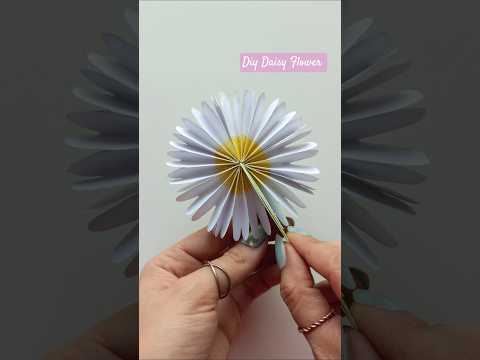 Make a 🌼 BEAUTIFUL Daisy Flower Out of Paper!