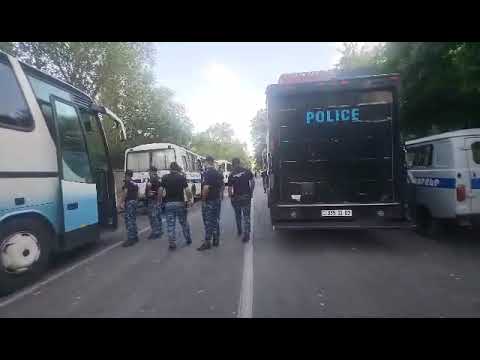 Ոստիկանները բացեցին Դեմիրճյան փողոցը