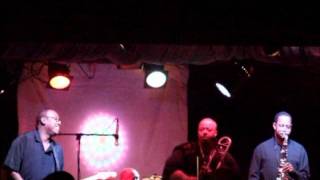 Big James & The Chicago Playboys - I Want To Know