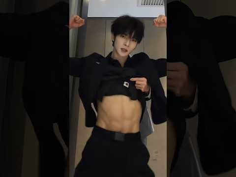 Round 1 😝  | Dance Cover #krstudio #dance ​⁠​⁠​⁠@ulzzk2