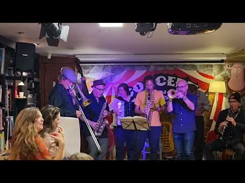 Amsterdam Klezmer Band & student Micha Wertheim - Pluk - Launch Amsterdam Klezmer Play Along Book!