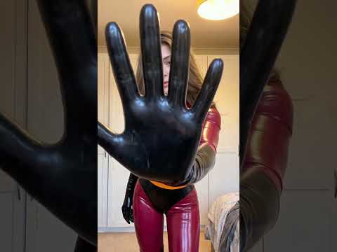Please don't be ugly..." 😅 Elastigirl Cosplay Transition! 🦸‍♀️