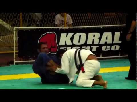 Felipe Souza vs Bruno Alves - IBJJF Master and Senior 2012 - Black Master 1 - Light
