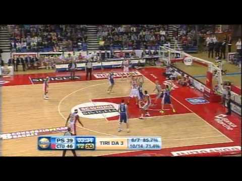 Highlights Scavolini Siviglia Pesaro - Bennet Cantù Gara3 Quarti di Finale Playoff 2012