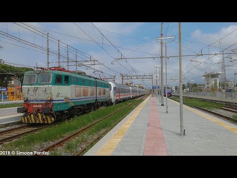 E656.030 + 5 NUOVE CARROZZE PILOTA UIC-Z1A in transito a Viareggio!