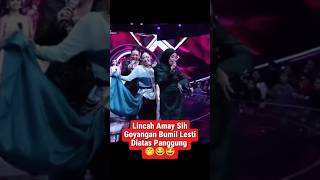 Download lagu Lagi Hamil, Tapi Goyangan Lesti Kejora Tetap Lincah dan Asik Diatas Panggung mp3