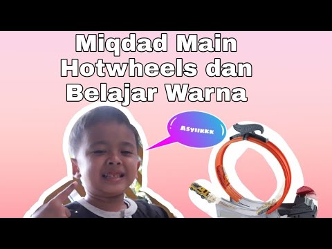 Miqdad Playing Hotwheels and learning colors