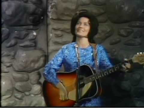 Loretta Lynn - Don't Come Home A-Drinkin'