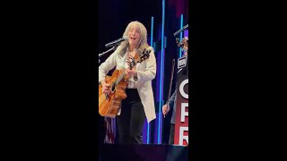 Kathy Mattea - Eighteen Wheels and A Dozen Roses with a surprise for Suzy Bogguss