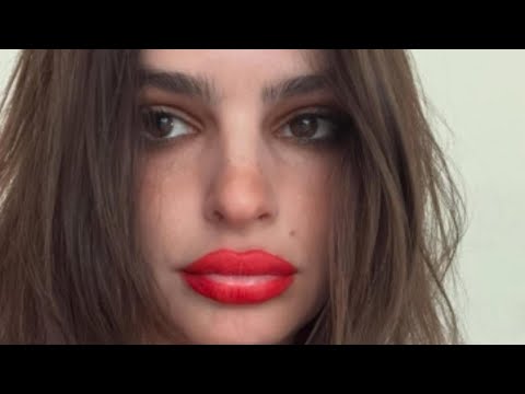 Emily Ratajkowski’s Christmas Mishap: Lipstick, Wine & A Hint of Romance
