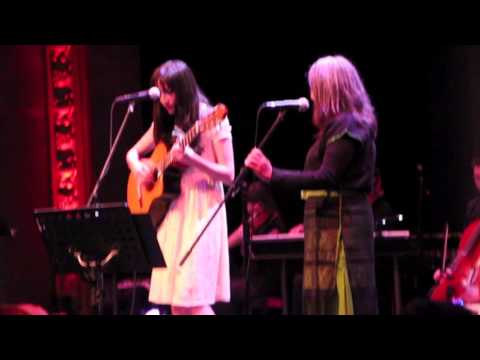 Diana Gameros y su Mamá (Hay unos Ojos)