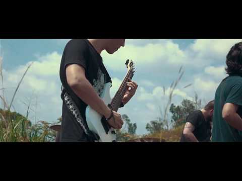 Fallen Titans - Causa y Efecto [Official Music Video]