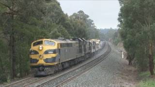 preview picture of video 'Old EMD's, epic struggle and stall : Australian trains'