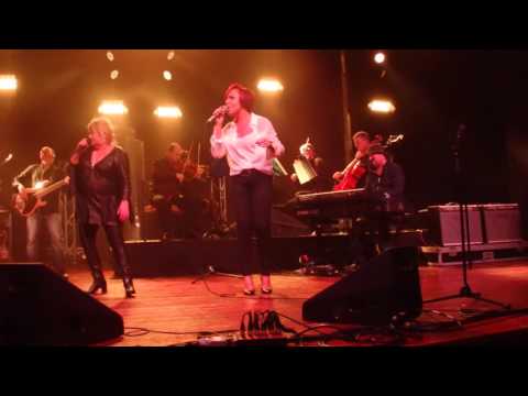 V.Špinarová a Petra Janů-Tour 2015-Litoměřice-Proud Mary-12.11.