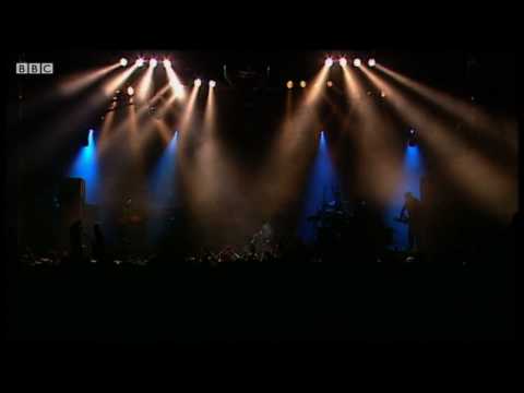 LCD Soundsystem - Tribulations (live at Reading Festival 2010)