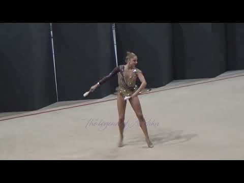 Valérie ROMENSKI massues - 2022 Revue d'effectifs à Thiais (février)