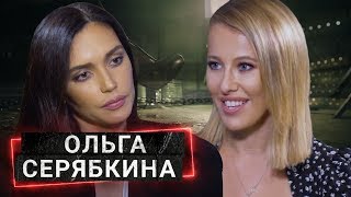 Лора Вандервурт Раздевается – Укушенная (2014)