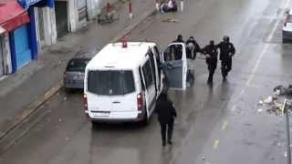 preview picture of video 'Brutalité policière - Tunis - Chokri Belaid - شرطة - عنف - Polizeigewalt'