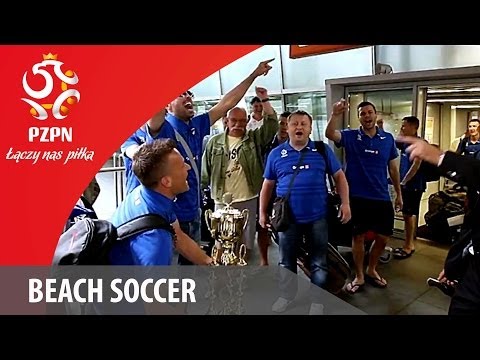 Plażówka z pucharem czyli świętowanie na lotnisku;)