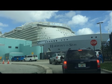 image-Where do cruise ships depart from in Fort Lauderdale?