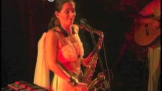 Mejor que Paul y John. Carolina Araoz