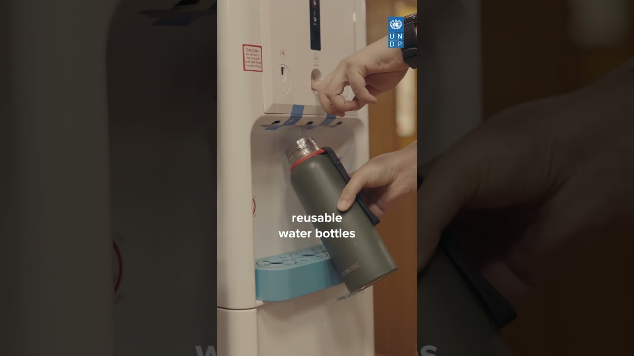 #ProudtoSwitch to a reusable cup/bottle!