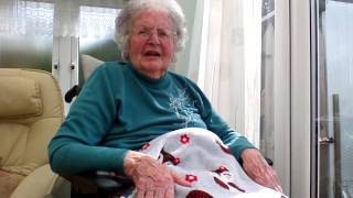 Mary Gweneth Griffith, Mynydd Llandegai yn canu Mae Hen Wlad fy Nhadau/Land of my Fathers