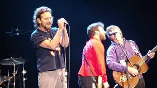 Pearl Jam - Not Given Lightly with Neil &amp; Liam Finn - Auckland (November 27, 2009)