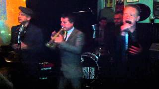 Suggs singing See You Later Alligator with Sugar T and the Swells