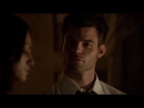 The Originals 2x01 Hayley kicks Elijah out of her room "This is my room"
