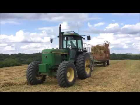 Small Square Baling Straw 2016 - John Deere 4450 & 338 Baler