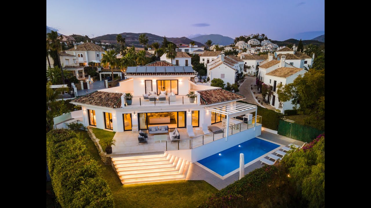 Villa de lujo cuidadosamente rediseñada en venta en la exclusiva Nueva Andalucía, Marbella