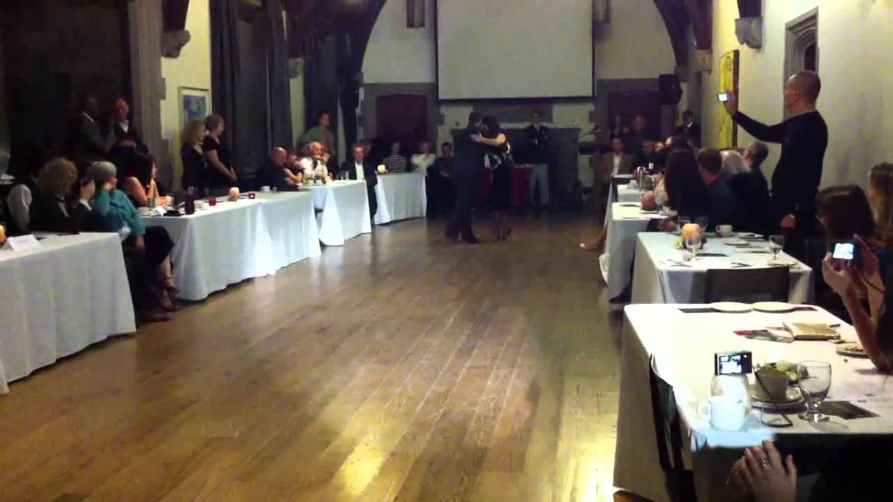 Daniel Nacucchio & Cristina Sosa @ El Congreso 2010 Friday Tango 1.avi