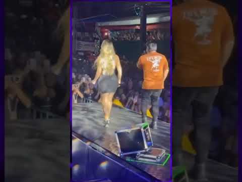 Alessandro Costa e Yara Tchê cantando Nua em Sairé-PE | Central dos Desejeiros