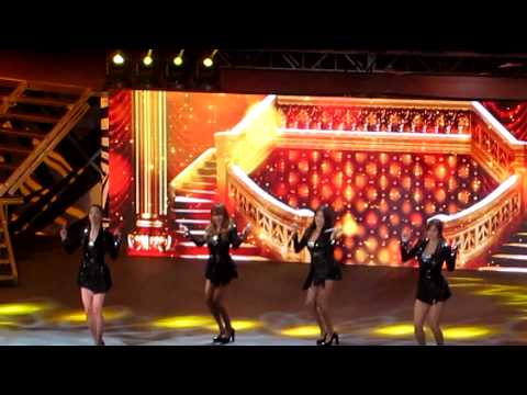 SISTAR - Ma Boy Body Rolls @ SBS Super Concert in America 2012 [FANCAM]