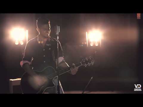 Vinícius Drumond - Ouvir o Teu Sim (Clipe Oficial).