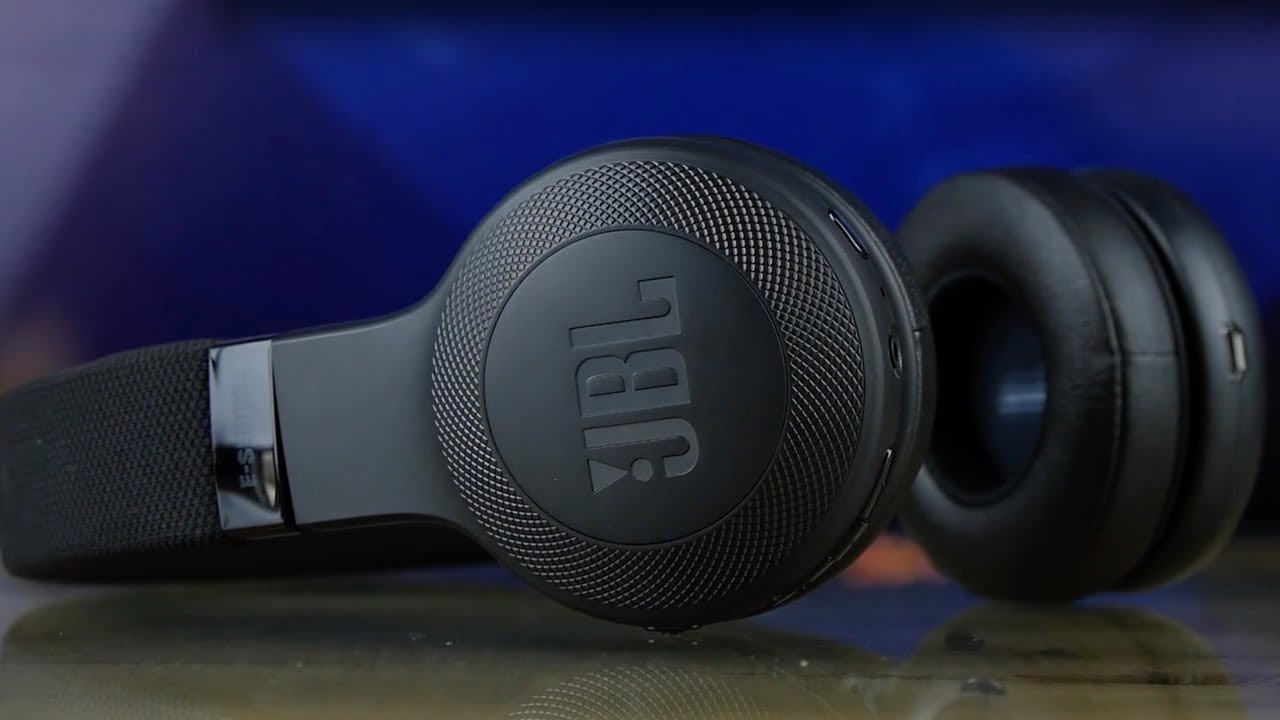 Навушники JBL E45BT (Black) video preview