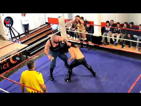 Claymore 2017 - Trucker with Frank The Tank Vs Alex Gorgeous with Lydia