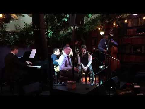 Moscow Ragtime Band - Smiling