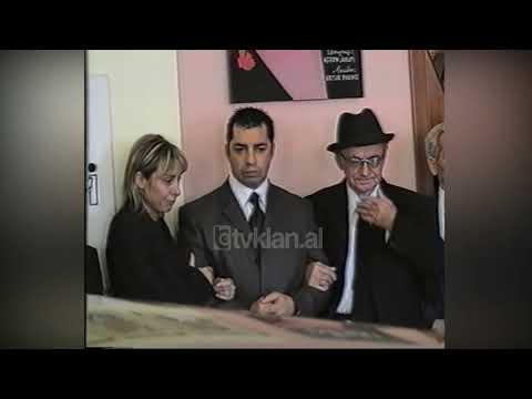 Përcillet për në banesën e fundit këngëtarja Anita Bitri (30 Tetor 2004)