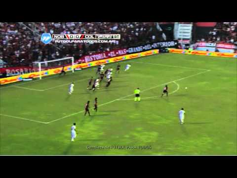 Casco al travesaño. Newell's 0 - Colón 0. Fecha 14. Torneo Final 2014. FPT