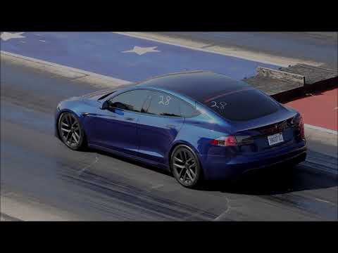 Tesla Model S Plaid 1/4 mile run at Byron Dragway