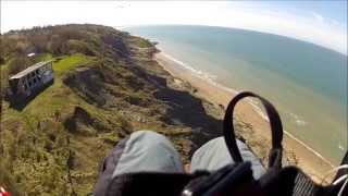 preview picture of video 'Soaring Parapente Villers-Sur-Mer 28-04-2013 Normandie'