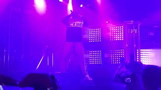 Guè Pequeno - Un altro giorno un altro euro Live @ Demodè Club, Modugno)