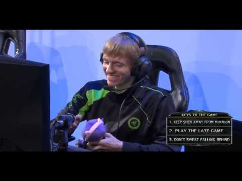 Froggen Anivia dance and Snoopeh staring