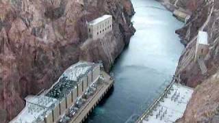 preview picture of video 'Hoover Dam and Hoover Dam Bypass Bridge December 2007'