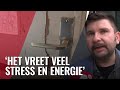 Brandweer sloopt verkeerde deur, maar vergoedt schade niet