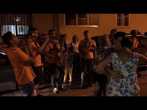 La Morena de mi Copla - Charanga Manliao en una ronda en Ciudad Rodrigo 2017